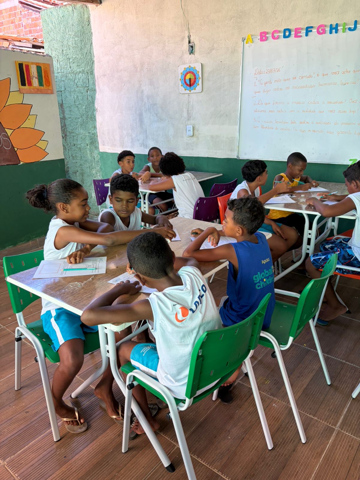 Criança em atividade no Instituto